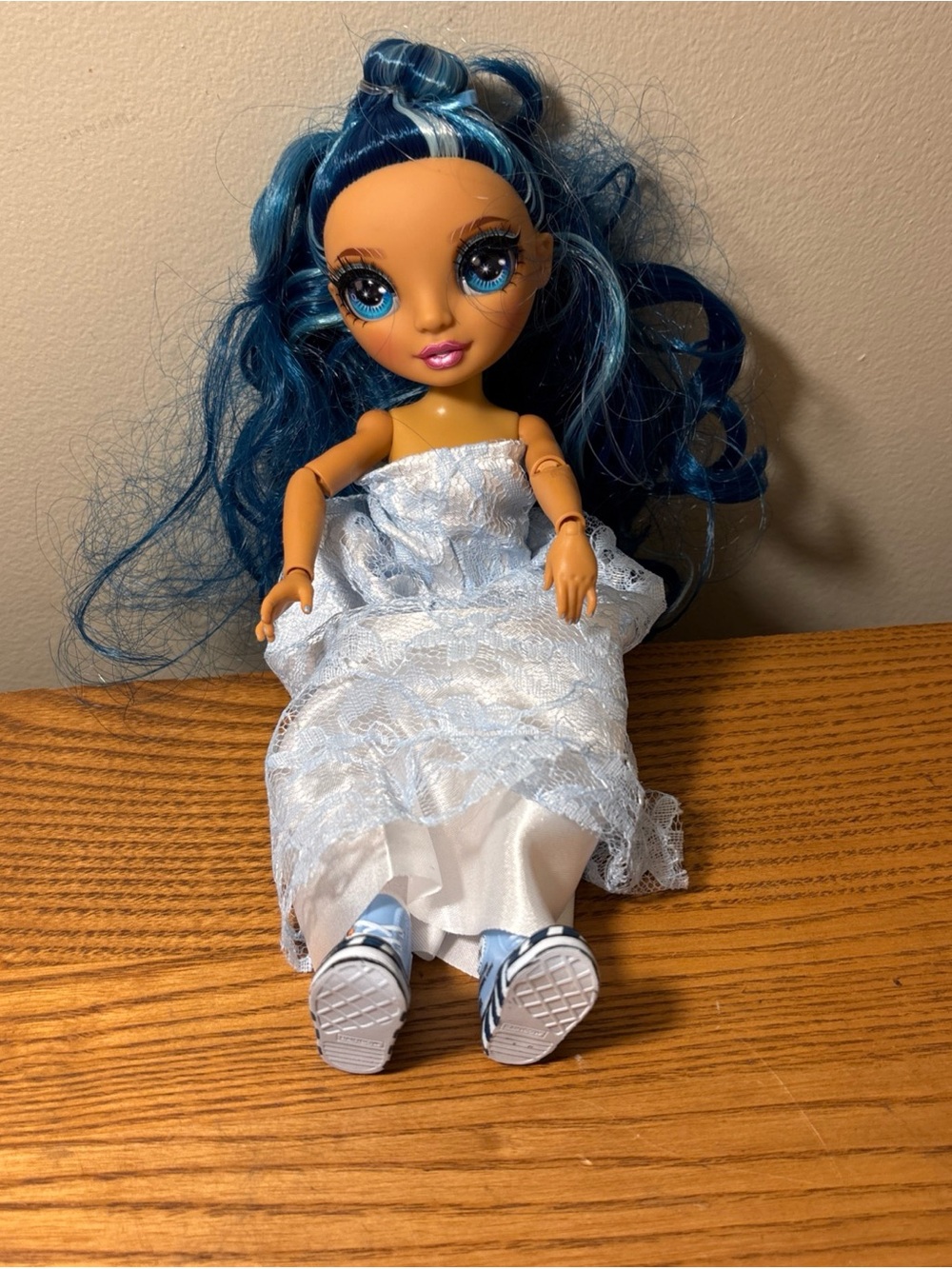 Rainbow high Fashion Doll Light Blue Lace Gown - Kids Toys Dolls & Accessories